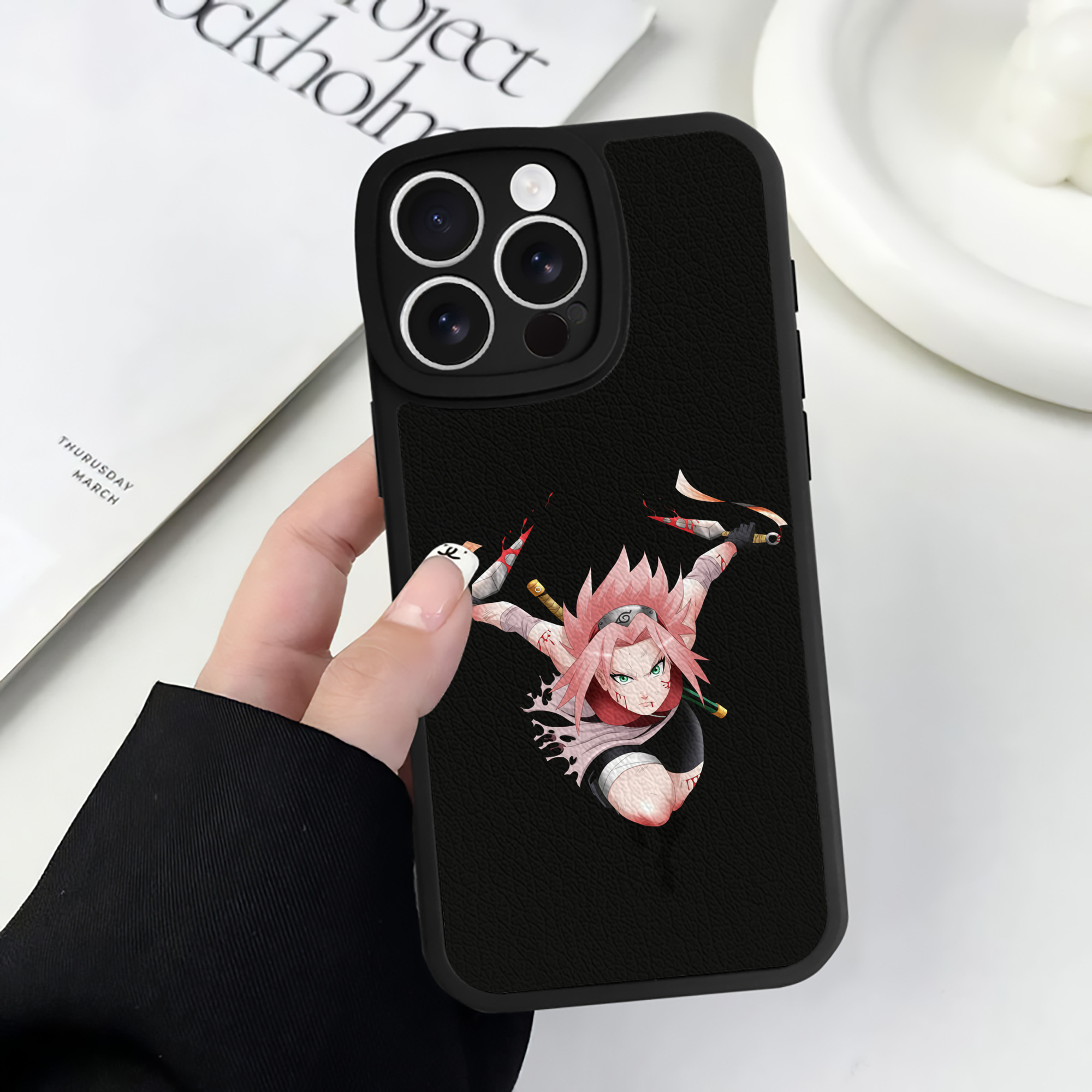 （画像用） NARUTO -ナルト- 春野サクラ Haruno Sakura 【iPhone 16シリーズ対応】シリコンスマホケース（レザー調） 材質：シリコン